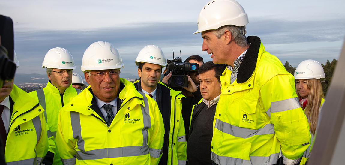 Primeiro-Ministro visita a Obra da Variante à EN14 - Foto 3