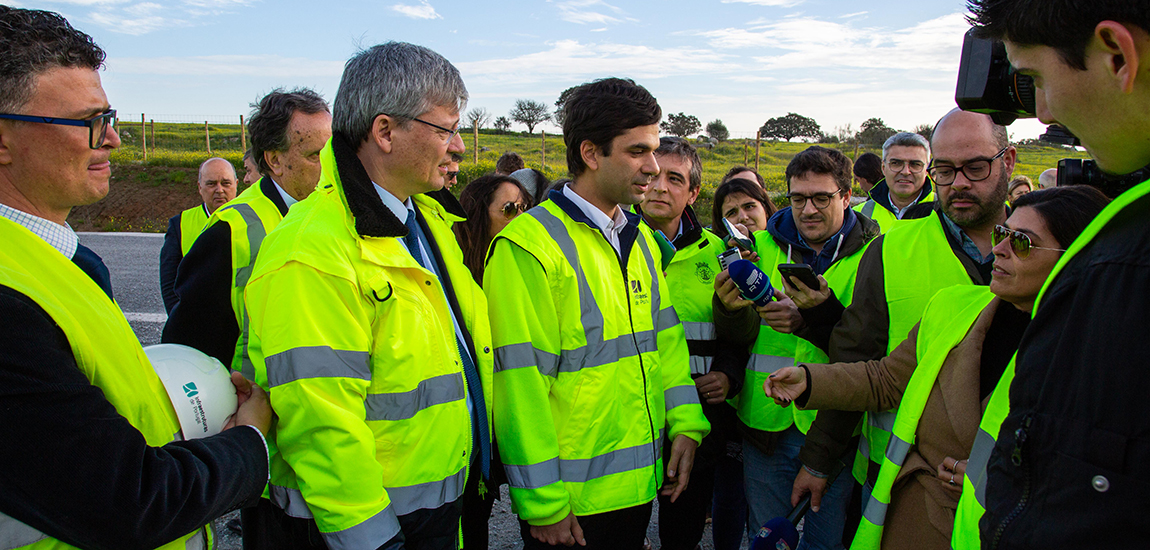 Fotografia 4 - SEAI visita as Obras da Nova Linha de Évora