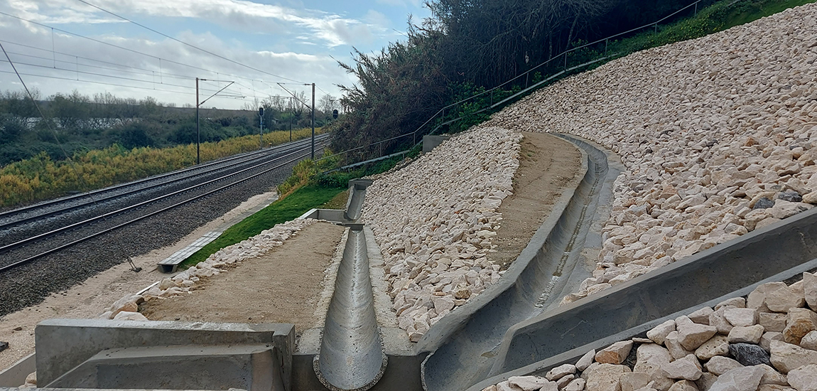  Concluída a estabilização do talude de escavação na Linha do Norte: fotografia 7