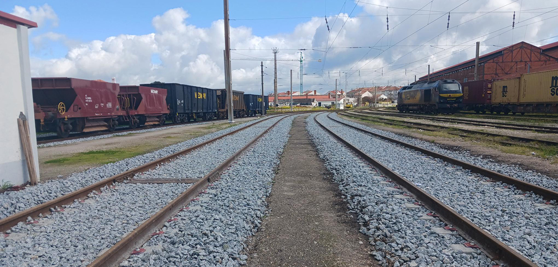 Fotografia do processo de reabilitação das Linhas da triagem na Estação do Entroncamento: fotografia 1