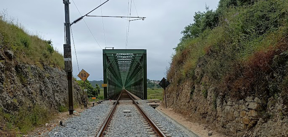 Trabalhos de substituição de travessas e de carril na Linha do Oeste: fotografia 3