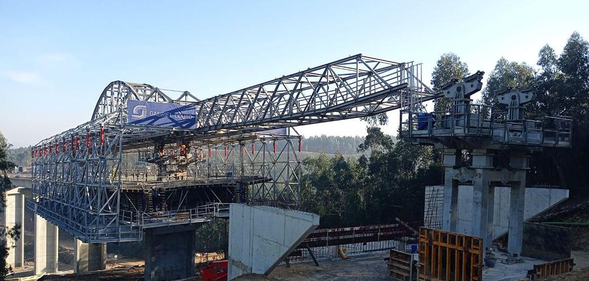 Obra da Variante à EN14 - Foto do viaduto